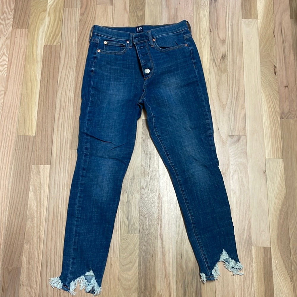 Gap skinny distressed jeans size 28